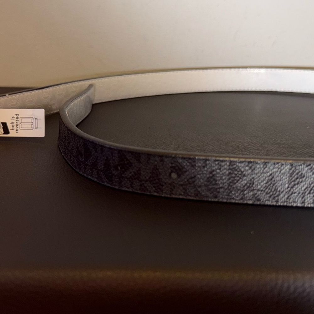 Michael Kors Twist reversible Belt with Monogram Design - Picture 9 of 9